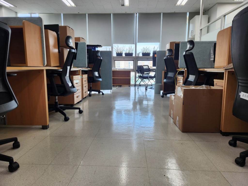 수원 영통구 지식산업센터 바닥 왁스코팅 시공